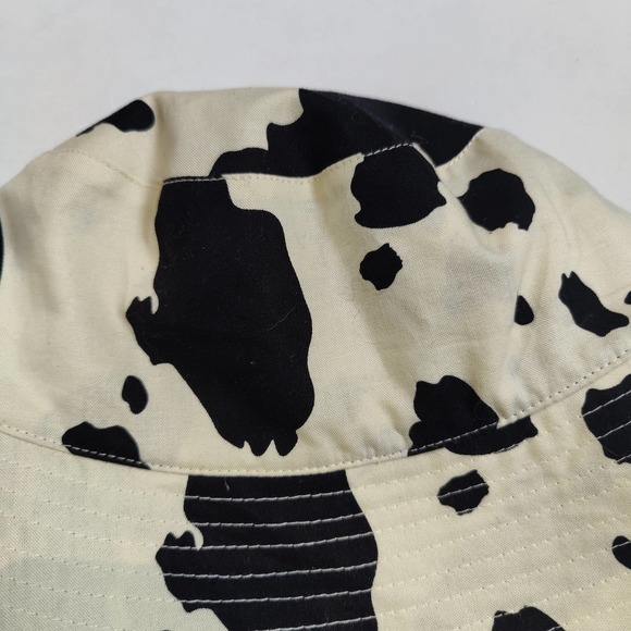 BAGGU Black and Cream Cow Print Bucket Hat - Picture 3 of 6